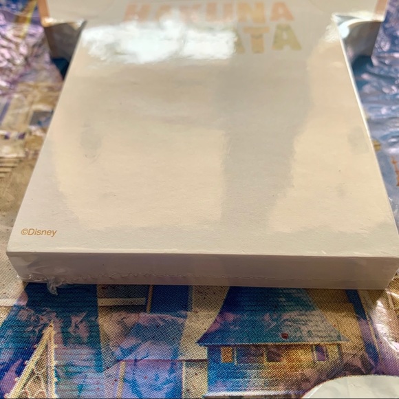 Disney Lion King Hakuna Matata Magnetic Notepad - Picture 3 of 3